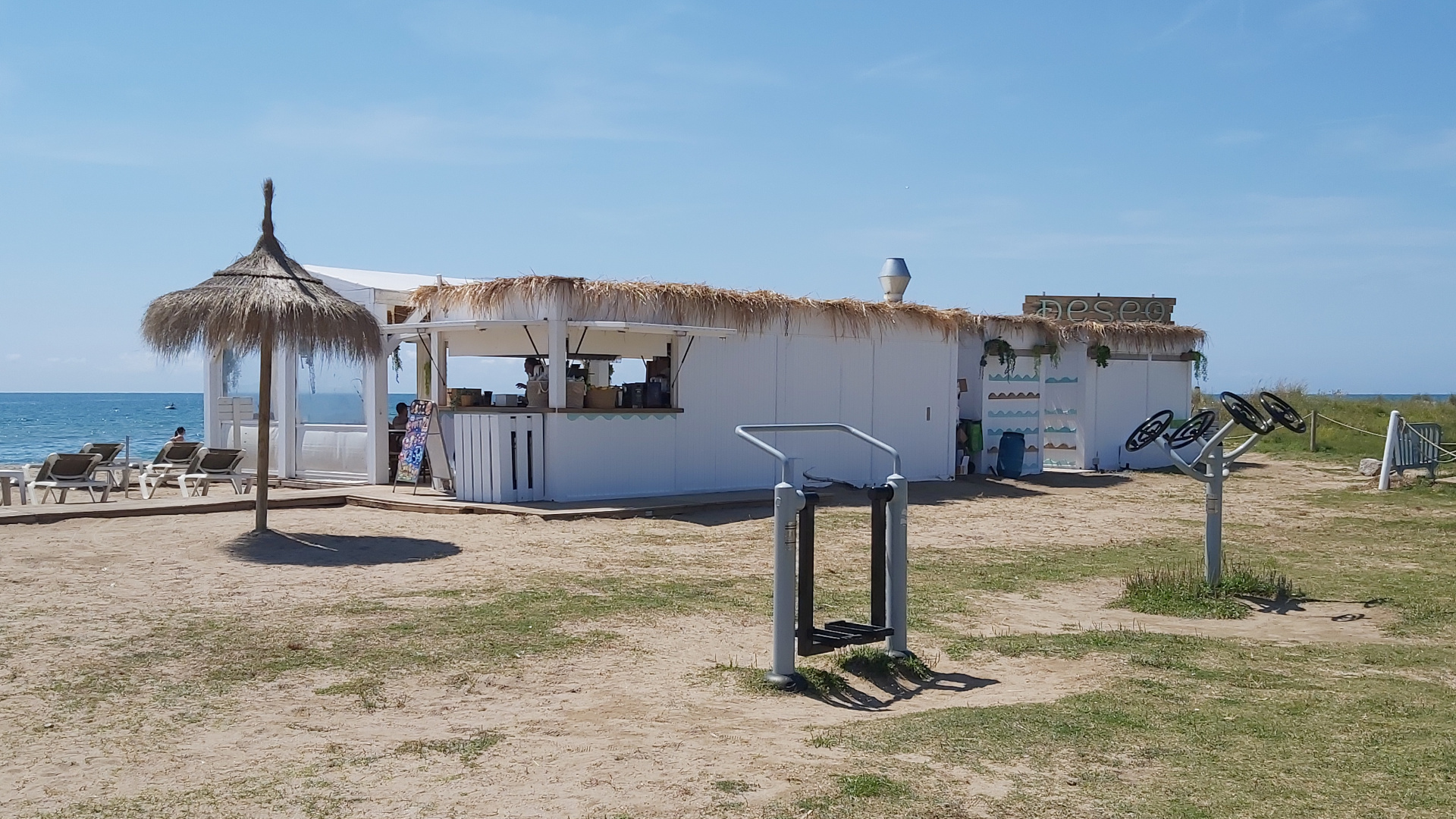 Xiringuito Deseo Beach Club a la platja del Prat de Llobregat